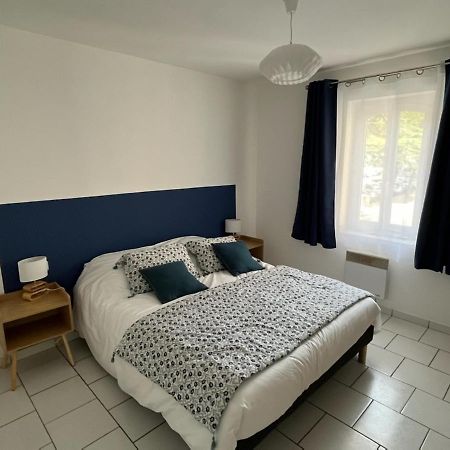 Bel Appartement 2 Chambres Au Coeur Du Village Eyragues Exterior foto