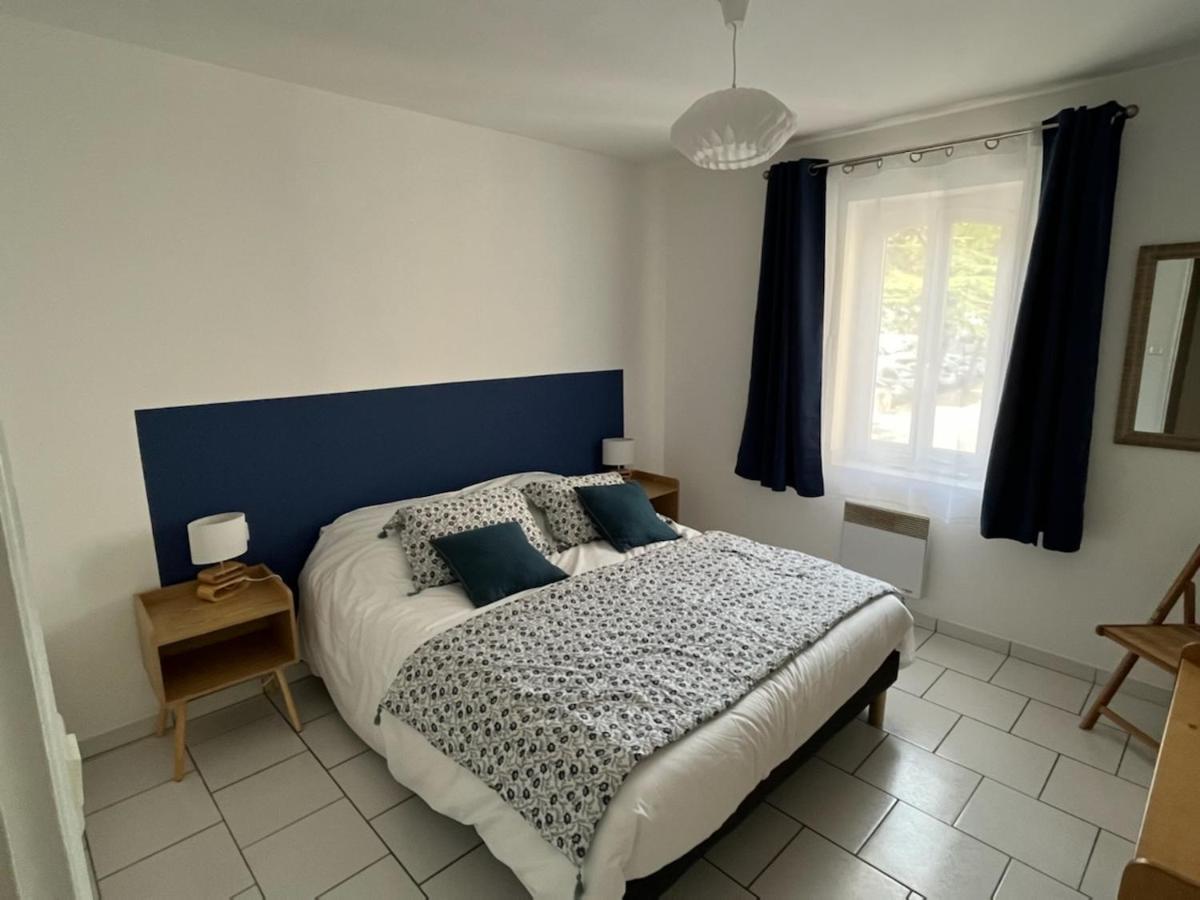 Bel Appartement 2 Chambres Au Coeur Du Village Eyragues Exterior foto